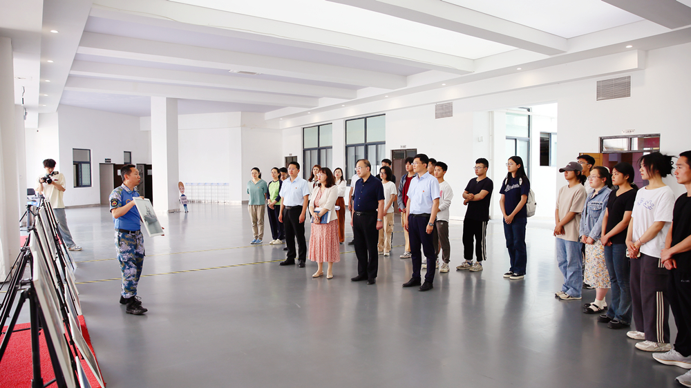 逐梦深蓝讲师团做客“科大讲坛”